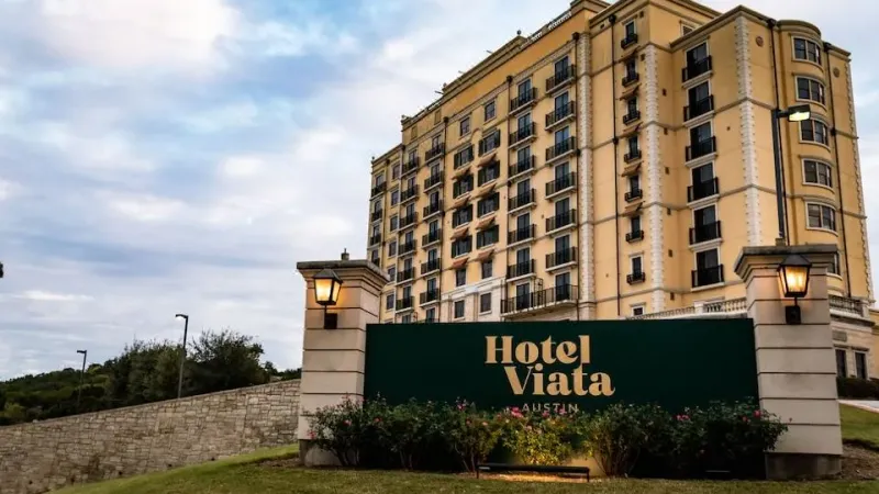 Hotel Viata Building